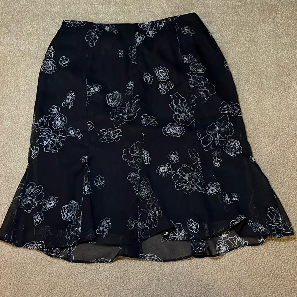Black floral skirt size 6